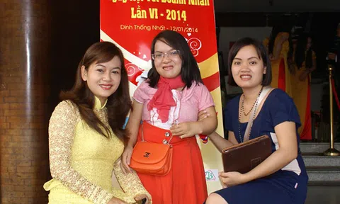 Cô gái 93cm kiếm 100 triệu đồng mỗi tháng